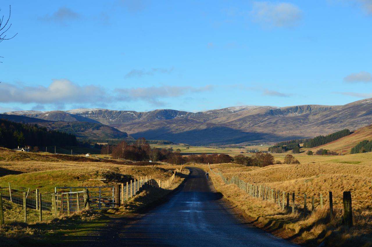 Glen Clova Hotel & Luxury Lodges Millton of Clova Eksteriør bilde